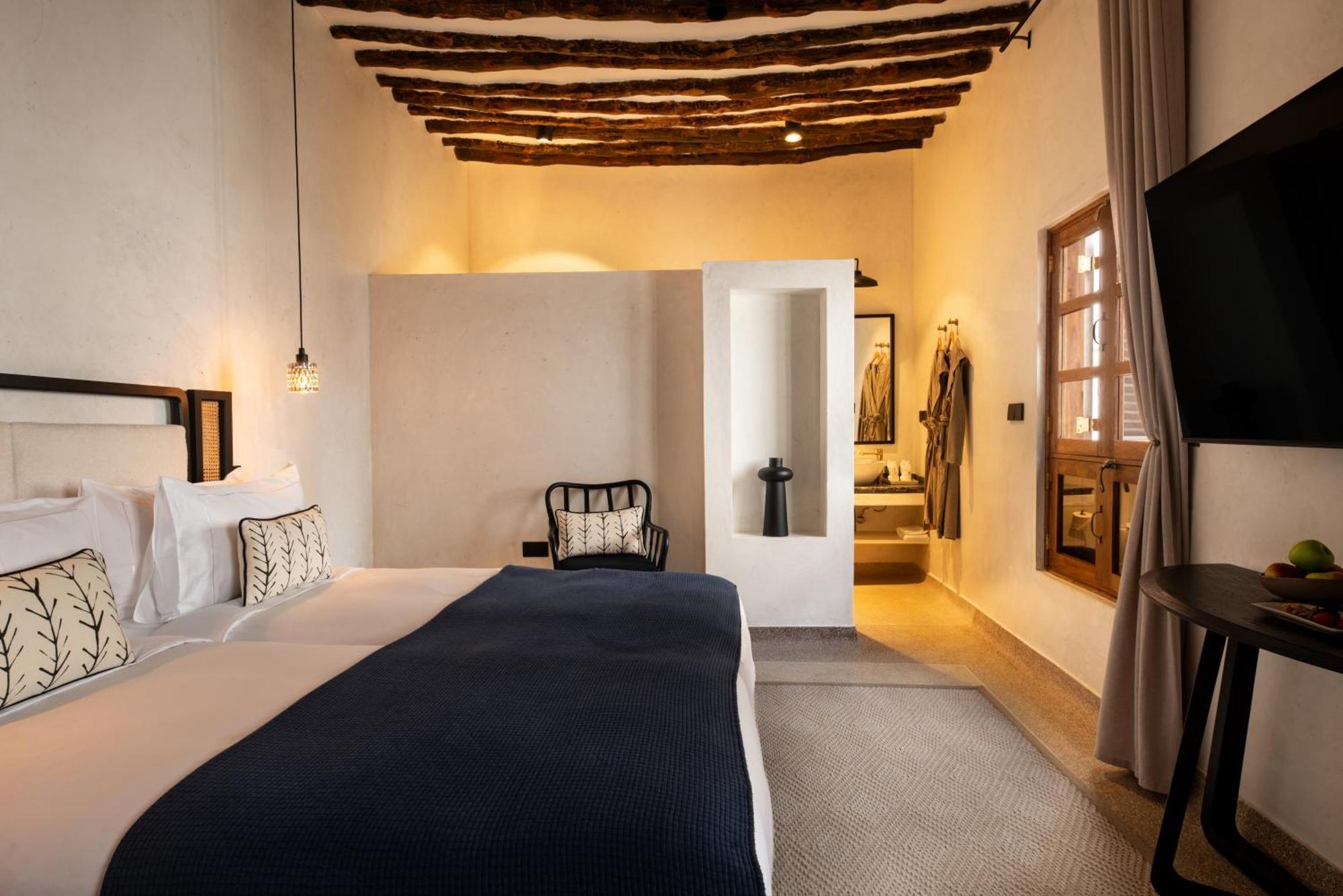The Neela Boutique Hotel Stone Town Занзібар Номер фото